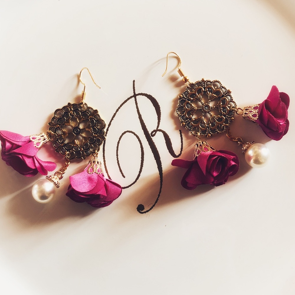 Pink And Gold Round Pearl Dangly Earrings